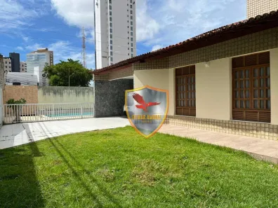 Casa com 4 Quartos à venda, 250m² no Lagoa Nova, Natal