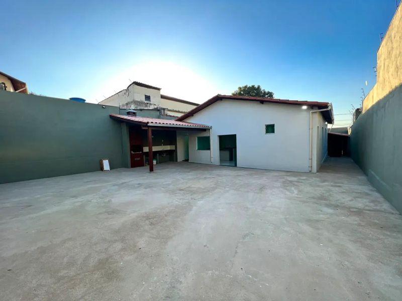 Casa com 3 quartos — Floramar, Belo Horizonte