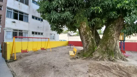 Apartamento com 2 Quartos para alugar, 63m² no Coqueiros, Florianópolis