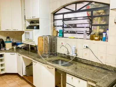 Sobrado com 3 Quartos à venda, 252m² no Jardim Regis, São Paulo