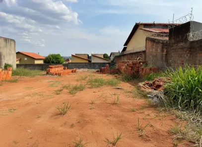 Lote/Terreno à venda, 300m² no Jardim São José, Goiânia