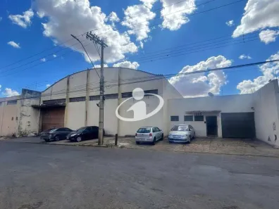 Galpão/Depósito/Armazém para alugar, 813m² no Tibery, Uberlândia