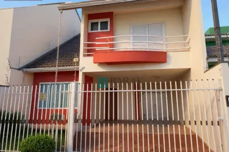 Sobrado com 4 Quartos para alugar, 168m² no Jardim Guaporé, Maringá