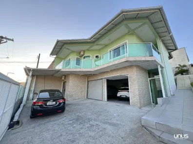 Casa com 3 Quartos à venda, 173m² no Fazenda Santo Antônio, São José