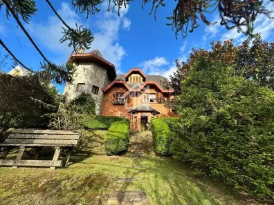 Casa com 3 Quartos à venda, 243m² no , Campos do Jordão