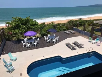 Sobrado com 4 Quartos à venda, 200m² no Praia do Estaleirinho, Balneário Camboriú