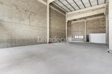 Ponto Comercial para alugar, 217m² no Santa Cecília, Porto Alegre
