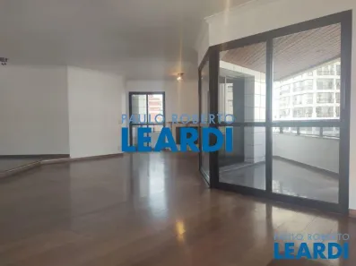 Apartamento com 4 Quartos à venda, 220m² no Vila Uberabinha, São Paulo
