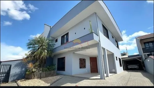 Casa com 3 Quartos à venda, 190m² no Petrópolis, Joinville