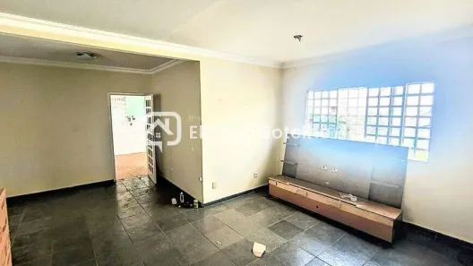Casa com 3 Quartos à venda, 12m² no Umuarama, Uberlândia