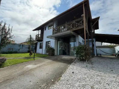 Casa com 4 Quartos à venda, 160m² no Carianos, Florianópolis