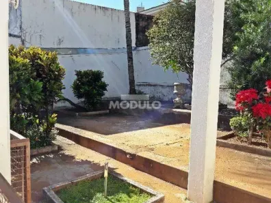 Prédio Comercial com 1 Quarto para alugar, 250m² no Centro, Uberlândia