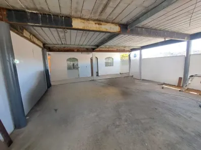 Casa com 4 Quartos para alugar, 200m² no Nacional, Contagem