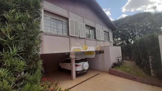 Casa com 8 Quartos à venda, 452m² no Mercês, Uberaba
