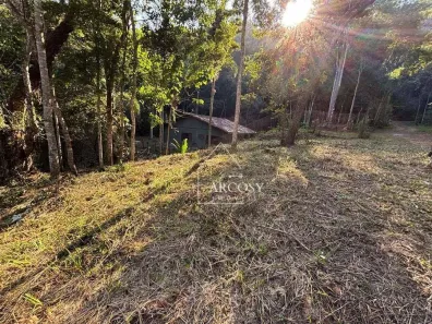 Lote/Terreno à venda, 697m² no Araras, Petrópolis