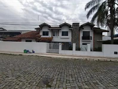Casa com 5 Quartos para venda ou aluguel, 407m² no Centro, Balneário Camboriú
