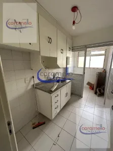 Apartamento com 3 Quartos para alugar, 65m² no Parque Maria Domitila, São Paulo
