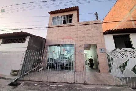 Casa com 4 Quartos à venda, 240m² no Jacintinho, Maceió