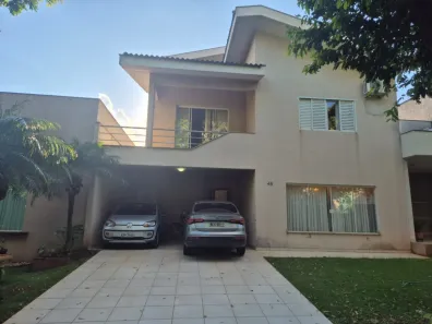Sobrado com 4 Quartos à venda, 252m² no Operária, Londrina