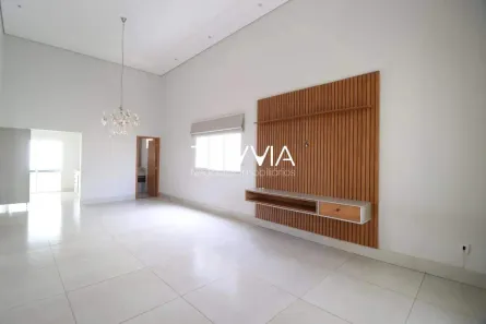 Casa com 3 Quartos para alugar, 160m² no Jardim Inconfidência, Uberlândia