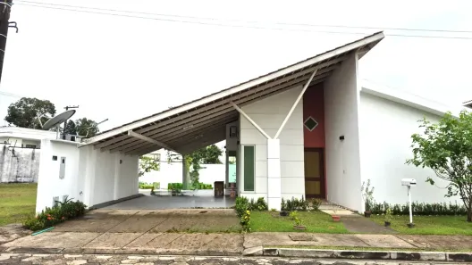 Casa de Condomínio com 4 Quartos à venda, 200m² no Ponta Negra, Manaus