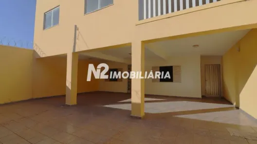 Sobrado com 5 Quartos à venda, 237m² no Segismundo Pereira, Uberlândia