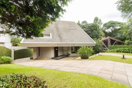 Casa com 4 Quartos para alugar, 716m² no São Lourenço, Curitiba