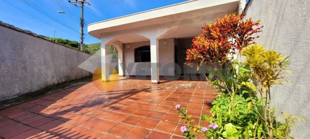 Casa com 5 Quartos para alugar, 180m² no Martim de Sá, Caraguatatuba