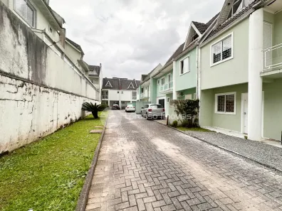 Sobrado com 3 Quartos para alugar, 119m² no Uberaba, Curitiba