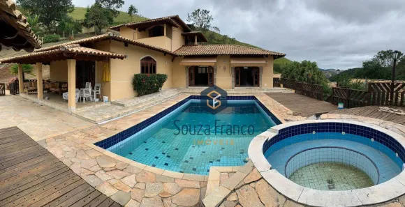 Fazenda/Sítio com 8 Quartos à venda, 700m² no Centro, Guararema
