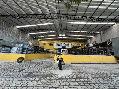 Galpão/Depósito/Armazém para venda ou aluguel, 1000m² no Olaria, Rio de Janeiro