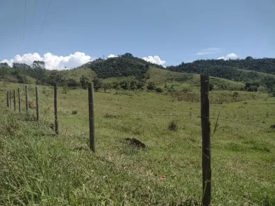 Fazenda/Sítio com 4 Quartos à venda, 100m² no Centro, Canas
