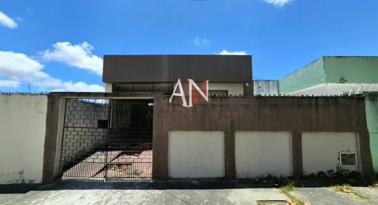 Casa com 3 Quartos à venda, 125m² no Vila União, Fortaleza