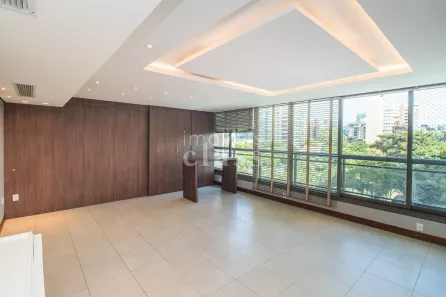 Apartamento com 3 Quartos à venda, 130m² no Três Figueiras, Porto Alegre