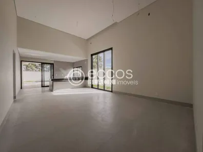 Casa de Condomínio com 3 Quartos à venda, 224m² no Laranjeiras, Uberlândia