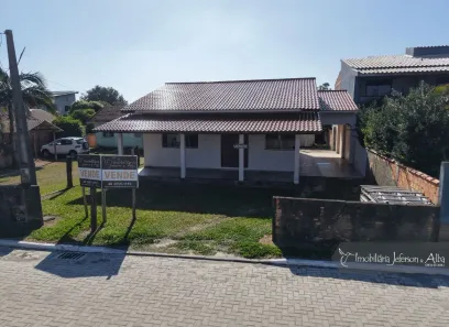 Casa com 2 Quartos à venda, 108m² no Guaiuba, Imbituba