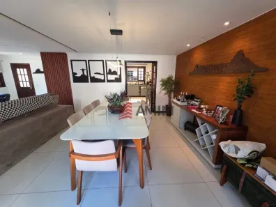 Casa com 3 Quartos à venda, 226m² no Piratininga, Niterói