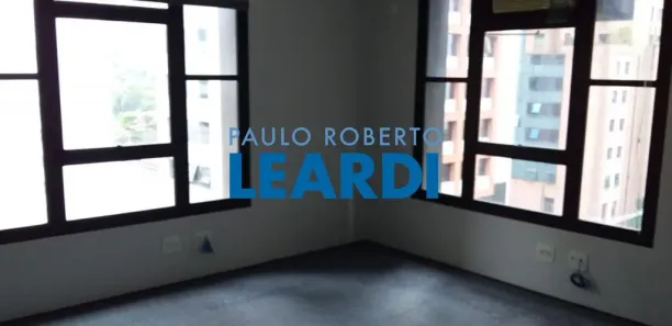 Sala Comercial para venda ou aluguel, 45m² no Vila Olímpia, São Paulo