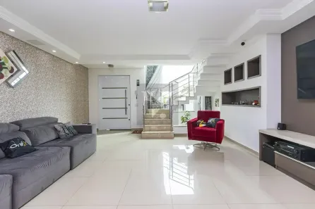 Sobrado com 4 Quartos à venda, 275m² no Pinheirinho, Curitiba