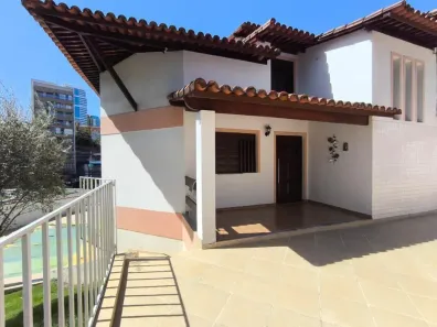 Casa com 7 Quartos para alugar, 451m² no Caminho das Árvores, Salvador