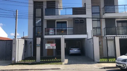 Sobrado com 3 Quartos à venda, 180m² no Novo Mundo, Curitiba