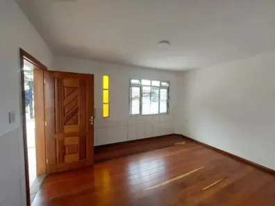 Casa com 2 Quartos para alugar, 90m² no Medianeira, Porto Alegre