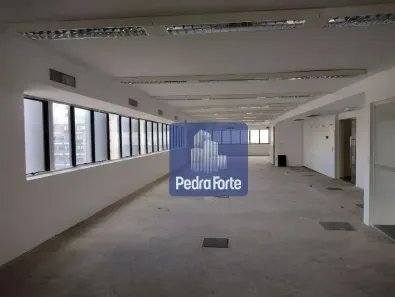 Sala Comercial para alugar, 259m² no Vila Olímpia, São Paulo
