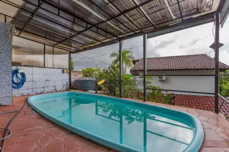 Casa com 4 Quartos para alugar, 270m² no Morro Santana, Porto Alegre