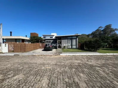 Casa com 3 Quartos à venda, 232m² no Morro das Pedras, Florianópolis