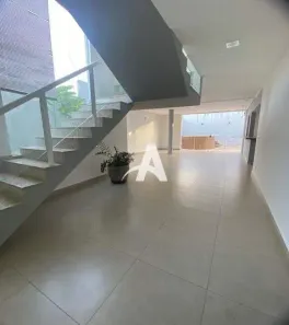 Casa com 3 Quartos para alugar, 375m² no Jardim Karaíba, Uberlândia