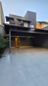 Sobrado com 3 Quartos à venda, 180m² no Vila Rosa, Goiânia