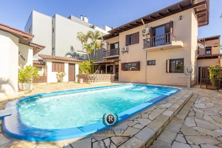Casa com 4 Quartos para alugar, 332m² no Torres, Torres