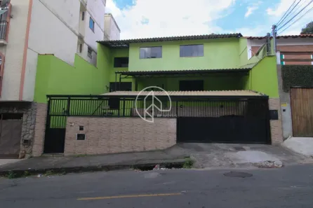 Casa com 6 Quartos à venda, 225m² no São Mateus, Juiz de Fora