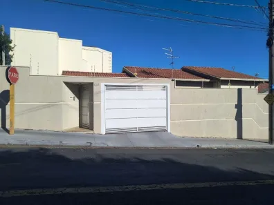 Casa com 3 Quartos à venda, 175m² no Vila Xavier (Vila Xavier), Araraquara